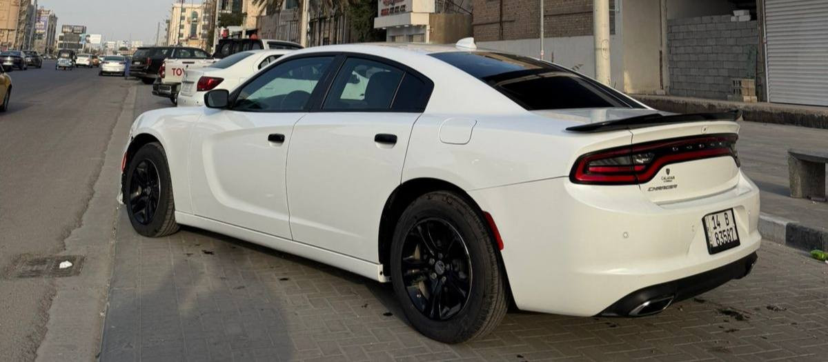 جارجر 2023 sxt نضيفة
 رقم بصرة باسمي حره مواصفات sxt معروفه 
حادث السياره بجم جامغين وبنيد ولباب بجانب السايق مرشوش كلير فقط 
نضيفه السياره ماشيه ال 55 الف ميل مكاني بلبصره
رقم صاحب سيارة ***********
