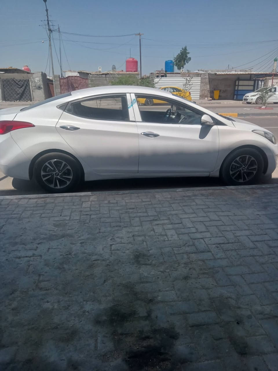 السلام عليكم
النترا 13متومه اربيل مكصوصه جنطه 
ادوات ادوات 
السياره على لبلاد كلشي بيهه شغال 
مراوس فقط مكان سياره بصره ***********
