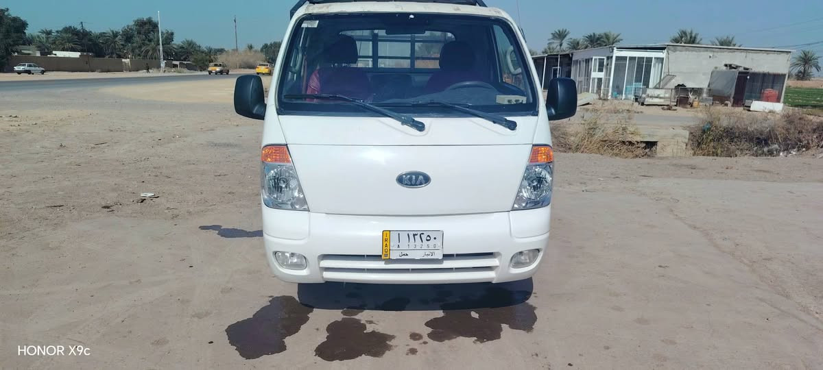 السلام عليكم كية موديل 2010 كير ومحرك جديد تخم تاير مشروع وطني  الرقم انكليزي المكان بغداد قرب بسمايه الاتصال عل الرقم ***********   السعر83  وبيهة مجال بسيط
