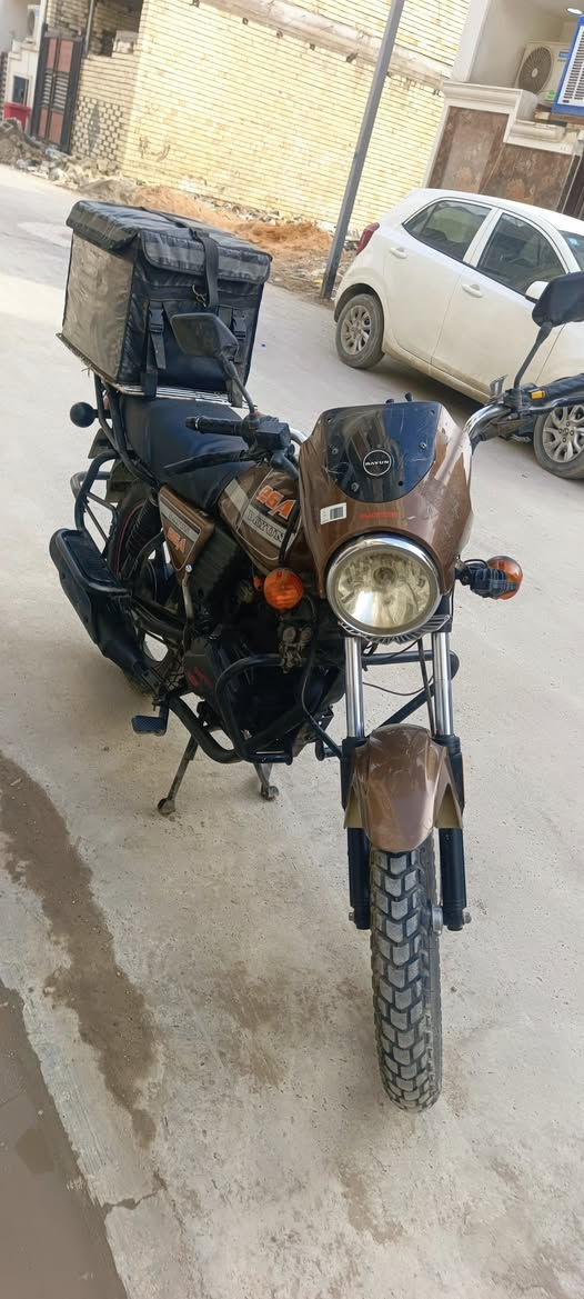 دراجة دايوان موديل 23 
ماخذهة بل 24 
رقم انكليزي التحويل ثاني يوم ب بغداد 
السعر  مليون و 850
 بغداد الغزالية شارع الهياكل
***********
