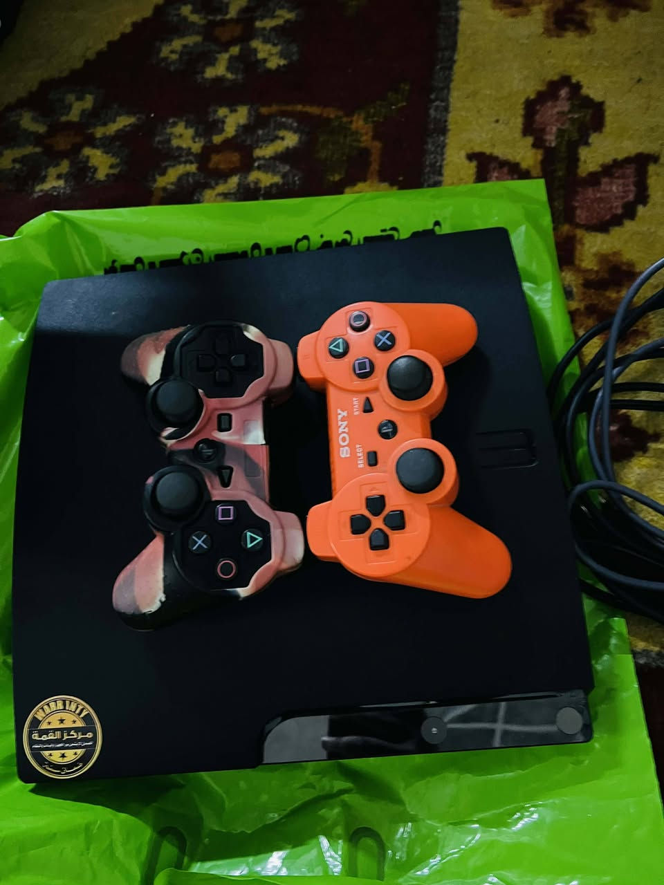 السلام عليكم اخوتي بلي 3 مستعمل والجهاز بي العاب خير من الله ومعا يدات ثنين كامل ملحقات السعر150 مكاني موصل جانب الأيمن للتواصل***********
