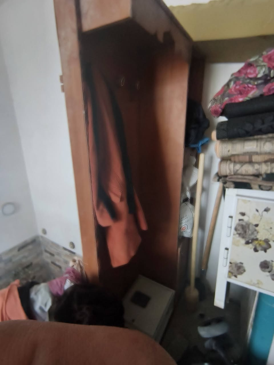 سلام عليكم
عندي غرفه أخشاب للبيع أو مراوس 
تفاصيل أكثر اتصال ‏‪***********‬‏
