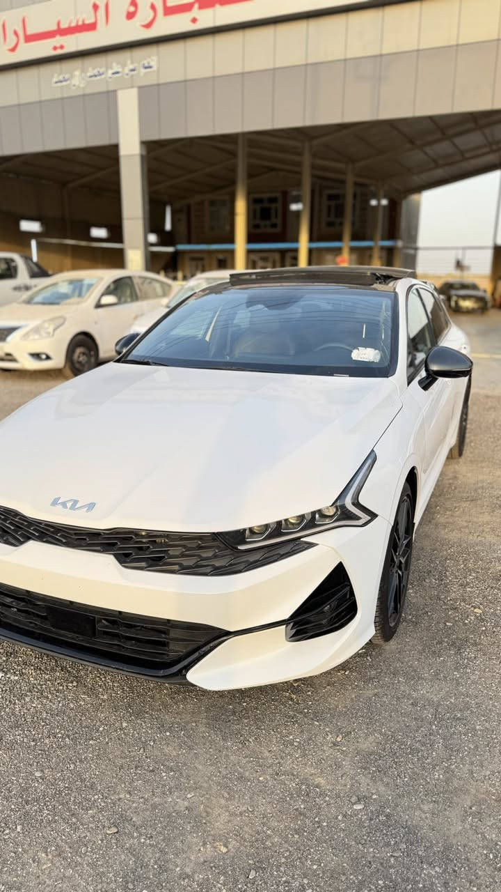 للبيع
Kia K5 GT-موديل2023

وارد أمريكي 🇺🇸

لون أبيض لؤلؤي

مواصفات GT-Line الرياضية

السيارة كلين تايتل 

المواصفات:

• محرك2500⚔️- Turb
• نظام GT-Line الرياضي
• شاشة لمس كبيرة + Apple CarPlay / Android Auto

• كاميرا خلفية
• رادار + نظام الحفاظ على المسار
• Blind Spot (نقطة عمياء)
• تشغيل بصمة + زر تشغيل
• مقاعد جلد
• جناحات رياضية + جنوط أصلية GT-Line
• تحكم ستيرنغ + مثبت سرعة
• السيارة نظيفة وجاهزة للفحص

سعر اتصل وبلخدمة🫵☎️
للتواصل :***********
