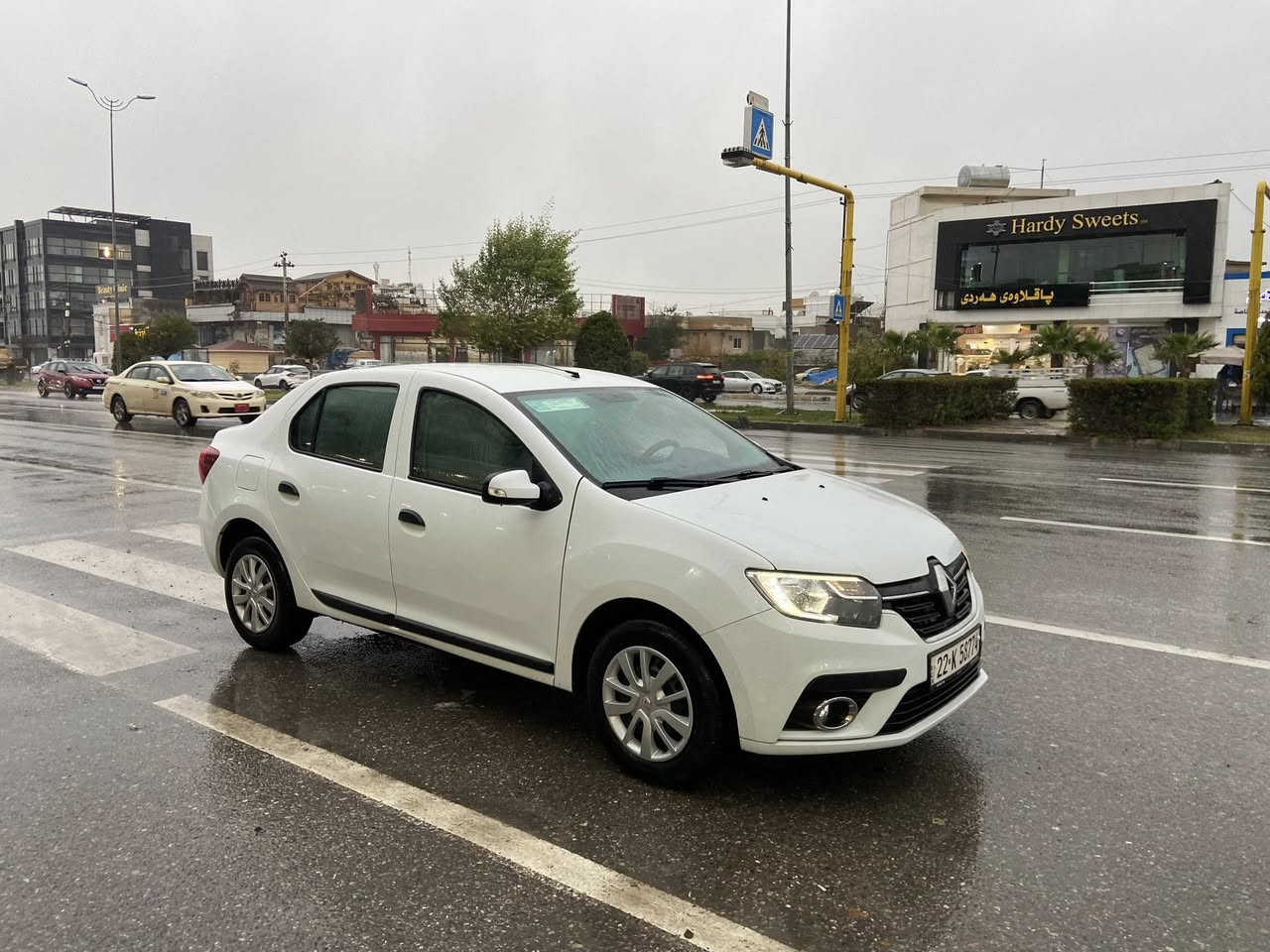 رينۆ سومبل مودێل 2020 بێ سبوغ هيچ شتێکی نيە گێر و مەکينەی هەموو بەشەرت رەقەم و سەنەوی و هەزەی نوێيە سعر 92$ سەيارە لە اربيل ر.م:***********.........
