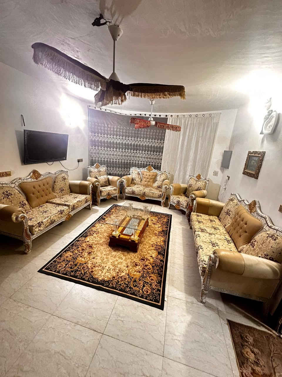 السلام عليكم تخم زان مستخدم قليل جدا  نظيف للبيع السعر650
للاستفسار اتصلعلى الرقم ***********
