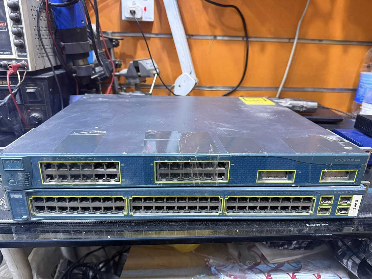 مرحبا اخوان
سويج سسكو منجمنت قطعتين
واحد 24 بورت واحد 48
———-
كوماندو sg100 
8بورت
———-
Netgear s350
8 بورت
———-
Netgear poe fs108p
8 بورت بي او ي
———-
دي لنك rs232
8 بورت
———
للتواصل ***********
