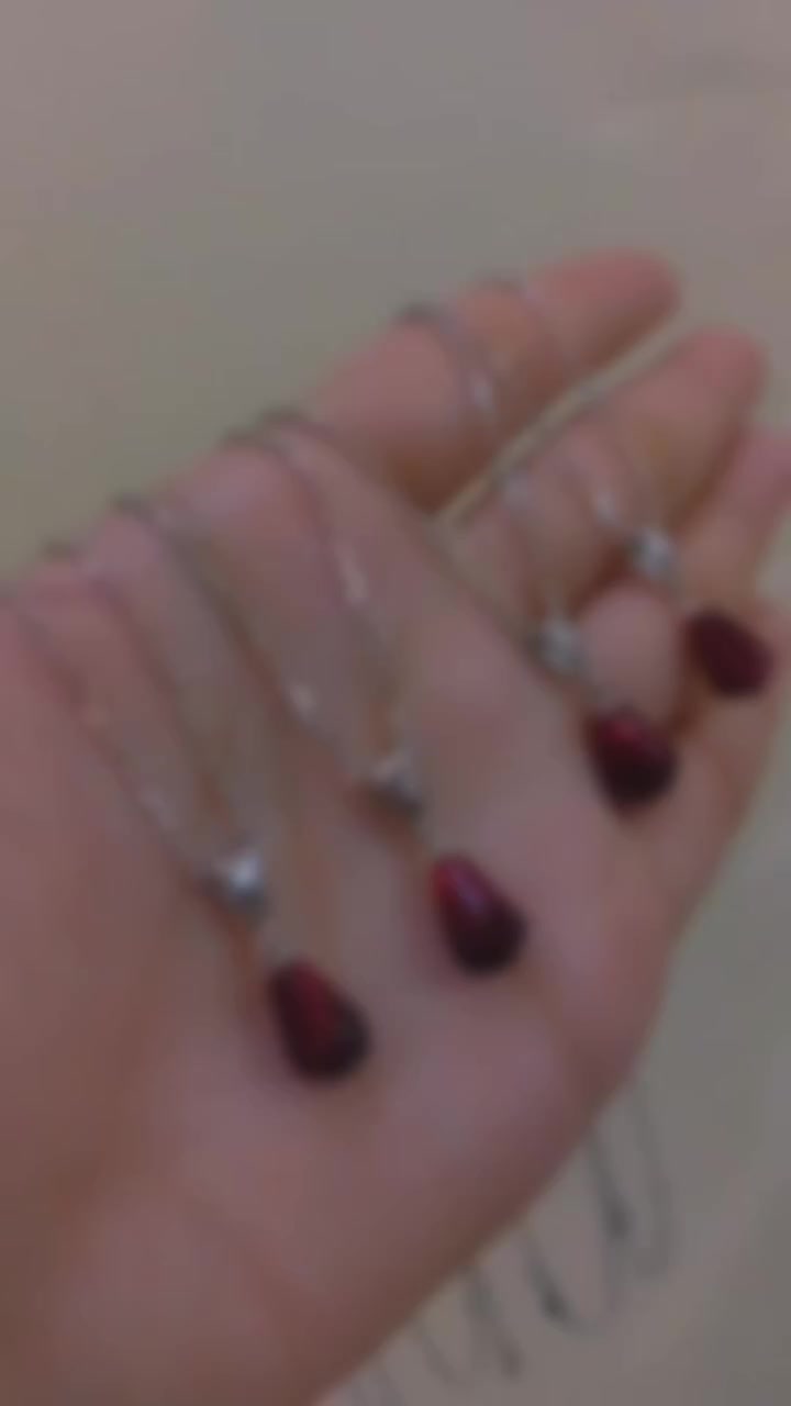 🔥 عرض خاص ومحدود 🔥
بدل السعر السابق 40 ألف 😮
✨ الآن فقط 35 ألف مع التوصيل ✨
💎 استغلوا نزول سعر الفضة هالأيام 💎
وشوفوا جمال قلايد فرط الرمان المصنوعة من فضة أصلية عيار 925 😍
🌸 متوفر موديلين:
تراجي بنزلة وحدة
تراجي بثلاث نزلات
💰 السعر: 35 ألف فقط مع التوصيل لفترة محدودة
🚚 توصيل متوفر إلى جميع محافظات العراق
📲 للحجز والاستفسار على الواتساب:
***********
✔️ جميع أكسسواراتنا أصلية ودرجة أولى
🌿 هدفنا الأول: كسب ثقتكم ورضاكم
