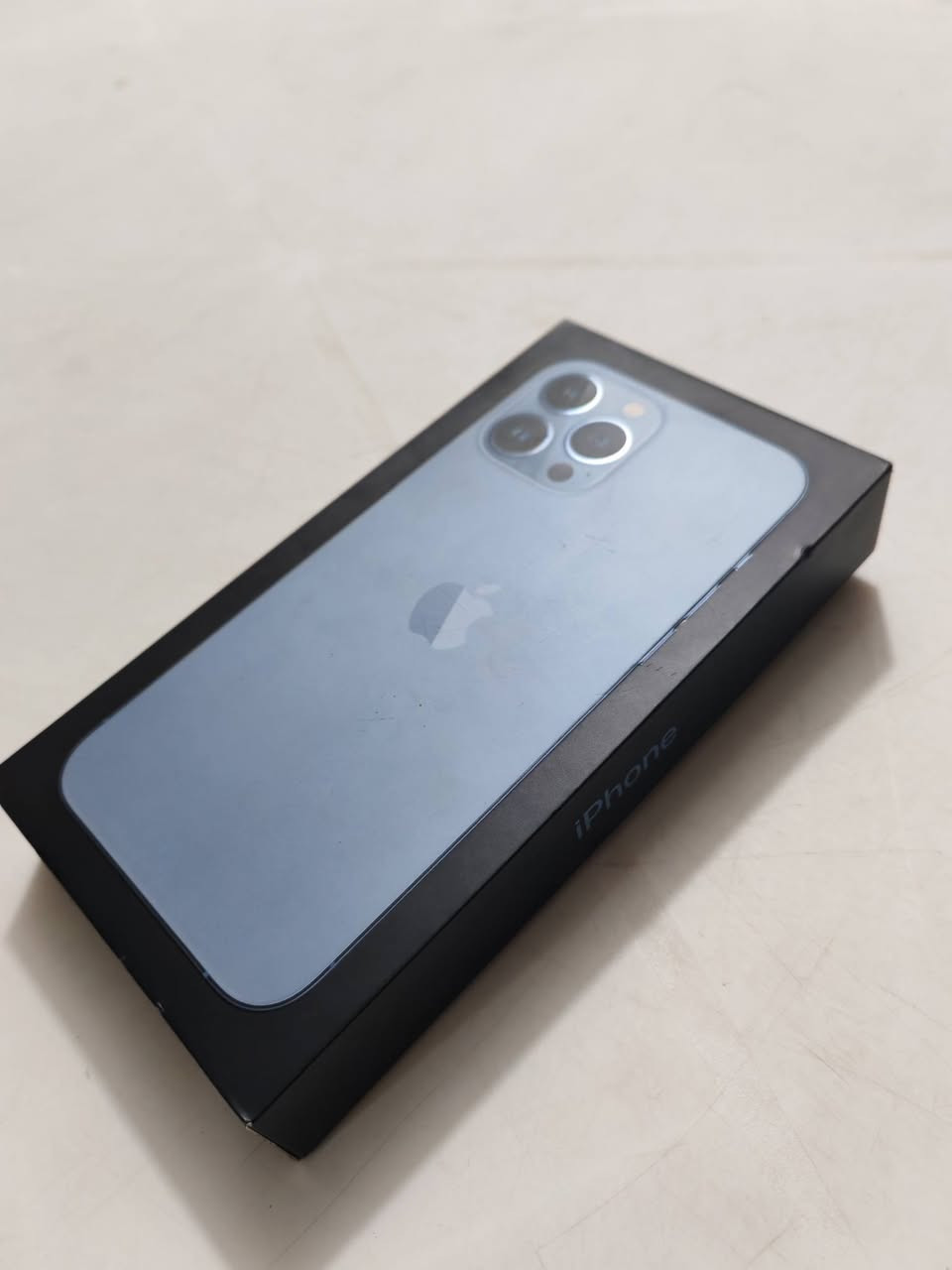 سلام عليكم ايفون 13برو ماكس للبيع تلفون كلش نظيف بس اكو خدوش بسطيه كلش السعر 650بي مجال كلش بسيط مكان بغداد السيديه للاستفسار الاتصال على الرقم *********** بادره حسن
