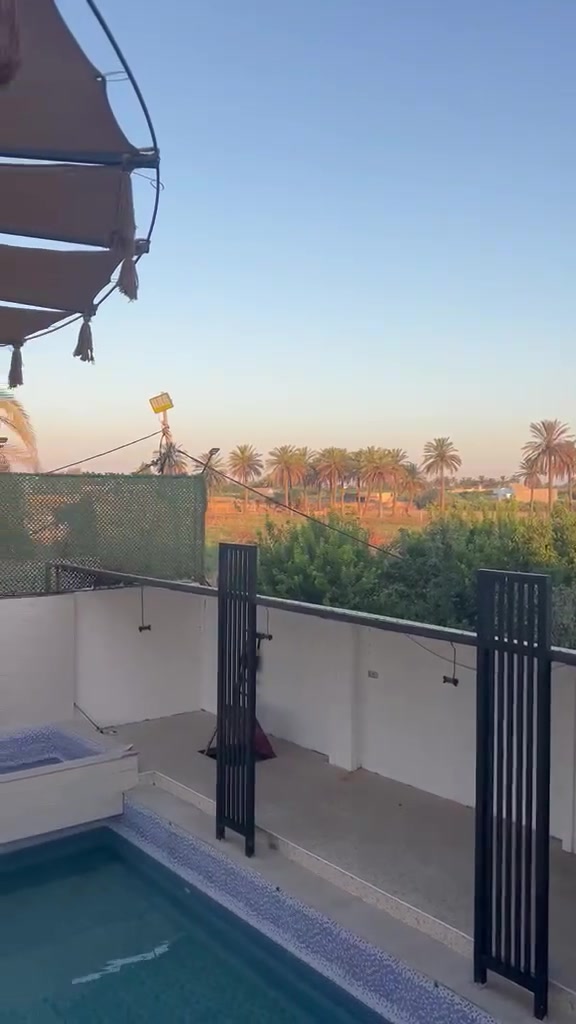 ## مزرعة زهرة الكرز: وجهتك المثالية للاسترخاء والترفيه  
 
  تُقدم مزرعة زهرة الكرز تجربة فريدة تجمع بين الراحة والخصوصية، وهي مثالية للعائلات والأفراد الباحثين عن قضاء أوقات ممتعة. تتميز المزرعة بالعديد من المرافق والخدمات التي تضمن لكم إقامة لا تُنسى.  
 
  ### مرافق وخدمات المزرعة:  
 
     مزرعة مكيفة: توفر أجواءً مريحة في جميع الأوقات. 
 
     مسبح للكبار: بعمق 165 سم مع شلال مميز، مما
 يضيف لمسة من الرفاهية.
  
     مسبح خاص للأطفال: لضمان سلامة ومتعة الصغار. 
 
     غرفة كبيرة: توفر مساحة واسعة للراحة والاسترخاء.  

     صحيات متكاملة: لضمان الراحة التامة.
  
     مساحات خضراء: لإضفاء جو من الطبيعة والهدوء.
  
     ركن للشواء: مثالي لتجمعات العائلة والأصدقاء.  

     إنترنت Wi-Fi مجاني: للبقاء على اتصال دائم.  

     مطبخ متكامل: مجهز بكل ما يلزم لإعداد وجباتكم.  

     ثلاجة: لحفظ الأطعمة والمشروبات.  

     كهرباء متوفرة 24 ساعة: لضمان استمرارية الخدمات.

     موقف سيارات: لتوفير الراحة لزوار المزرعة.
  
     خصوصية تامة: لضمان أجواء من الهدوء والراحة. 
 
     مناسبة للعوائل: مصممة لتلبية احتياجات العائلات.  

     إنارة ليلية: لتوفير الأمان والجمال خلال الليل.  
 
  ### الموقع:  
 
  تقع المزرعة في: صلاح الدين - قضاء بلد - مدخل (1).  
 
  ### للحجز والاستفسار:  
 
  يمكنكم التواصل على الرقم (***********). 
 
  ندعوكم لزيارة مزرعة زهرة الكرز والاستمتاع بتجربة استثنائية!

