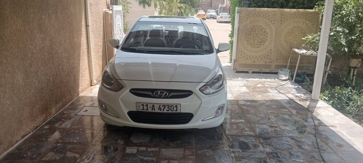 اكسنت موديل 2013
خليجي فتحة 
رقم بغداد
اللون ابيض 
داخل بيج مخمل 
محرك 1600
شاشة 
دخول بصمة 
ماشية 90 الف 
سيارة كلش جديدة وحلوة 
وموضحة امامكم بالصور 
السيارة بيها ملاحظات جداً بسيطة وما مبينة 
حدادية بحالة جيدا جدا 
السعر 115 وبيها مجال حك الجية 

***********+واتساب اتصل وتدلل
