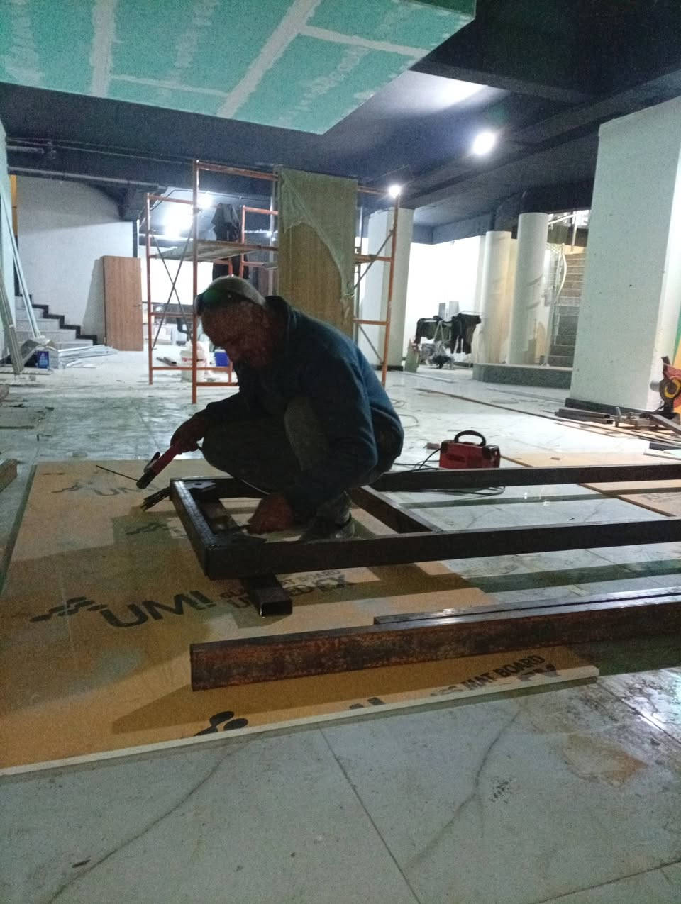 حداد متنقل في بغداد عمل جميع أعمال الحداده ***********
