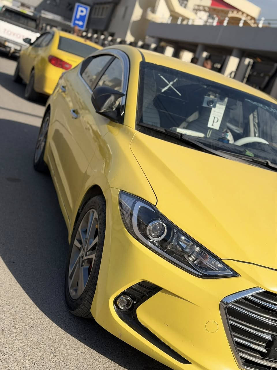 للبيع سياره افانتي 2018. جديده السياره بمعنه الكلمه وكاربون بانزين بيه اذا مو شراي لاتعبني واتعبك  ***********
