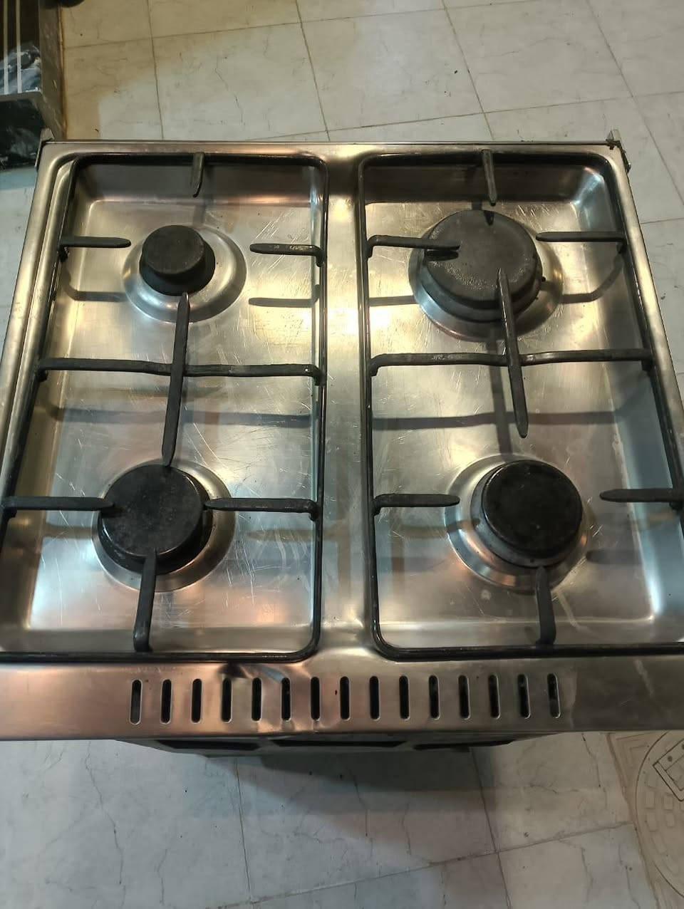 طباخ 4عيون شغال كامل نضيف بدون ضرر السعر 60بي مجال
استفسار ع رقم ***********
***********
