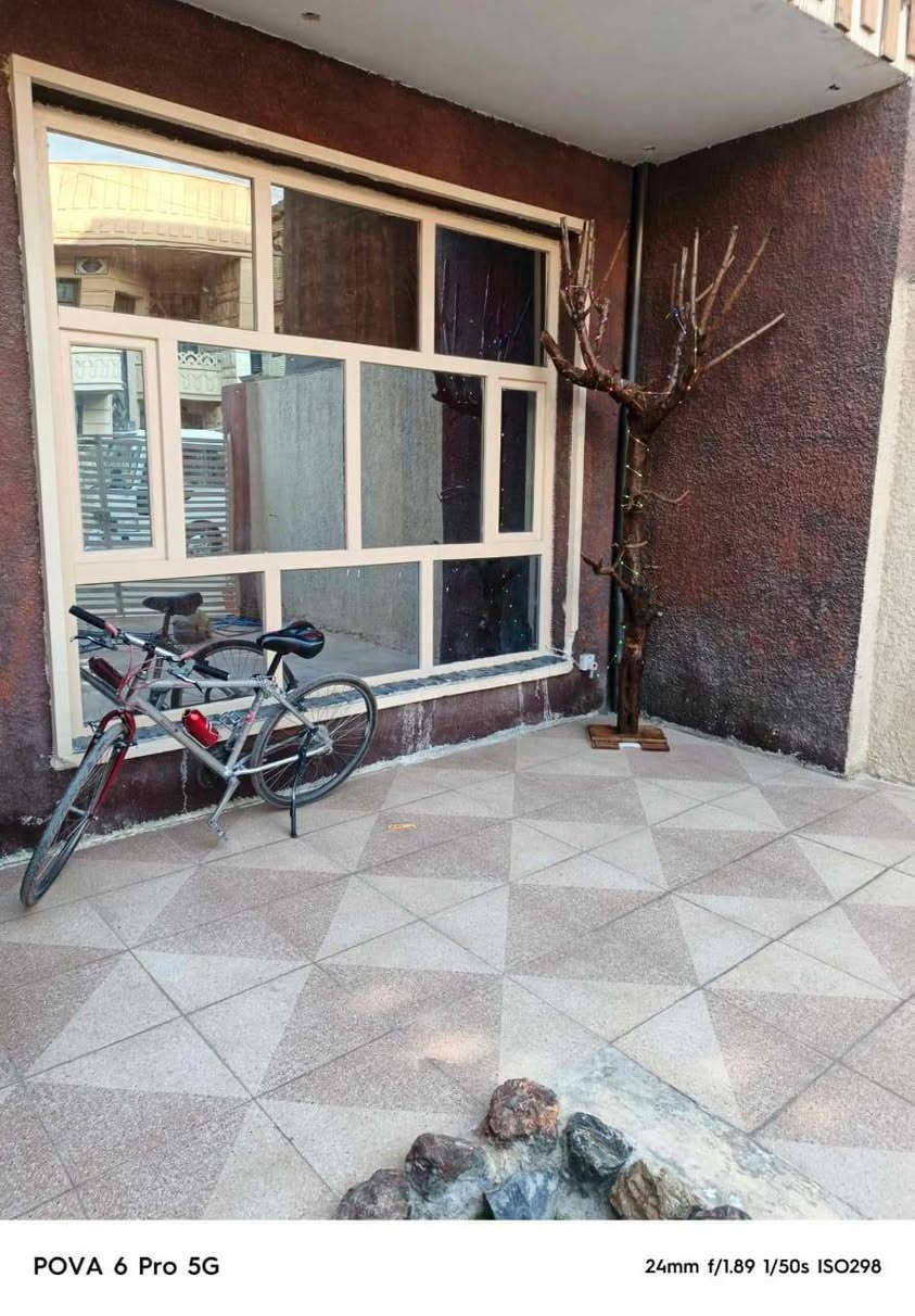 للبيع دار مساحه ١١٥م
 ٣نوم وصاله مع الخدمات سيراميك بناء حديث
 الطابق الثاني نفس الطابق الارضي ومعزول للاستثمار
الموقع حي الجهاد الاساتذه مقابل شقق حي السلام
*********** للأستفسار
