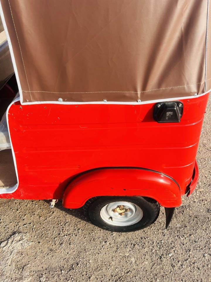 السلام عليكم تكتك 🛺 20  / اوراق كشره نضيفه مكيفه مفتوح تجفيت شركه ؛ ولا تنقيس ولا تبخير 
***********
