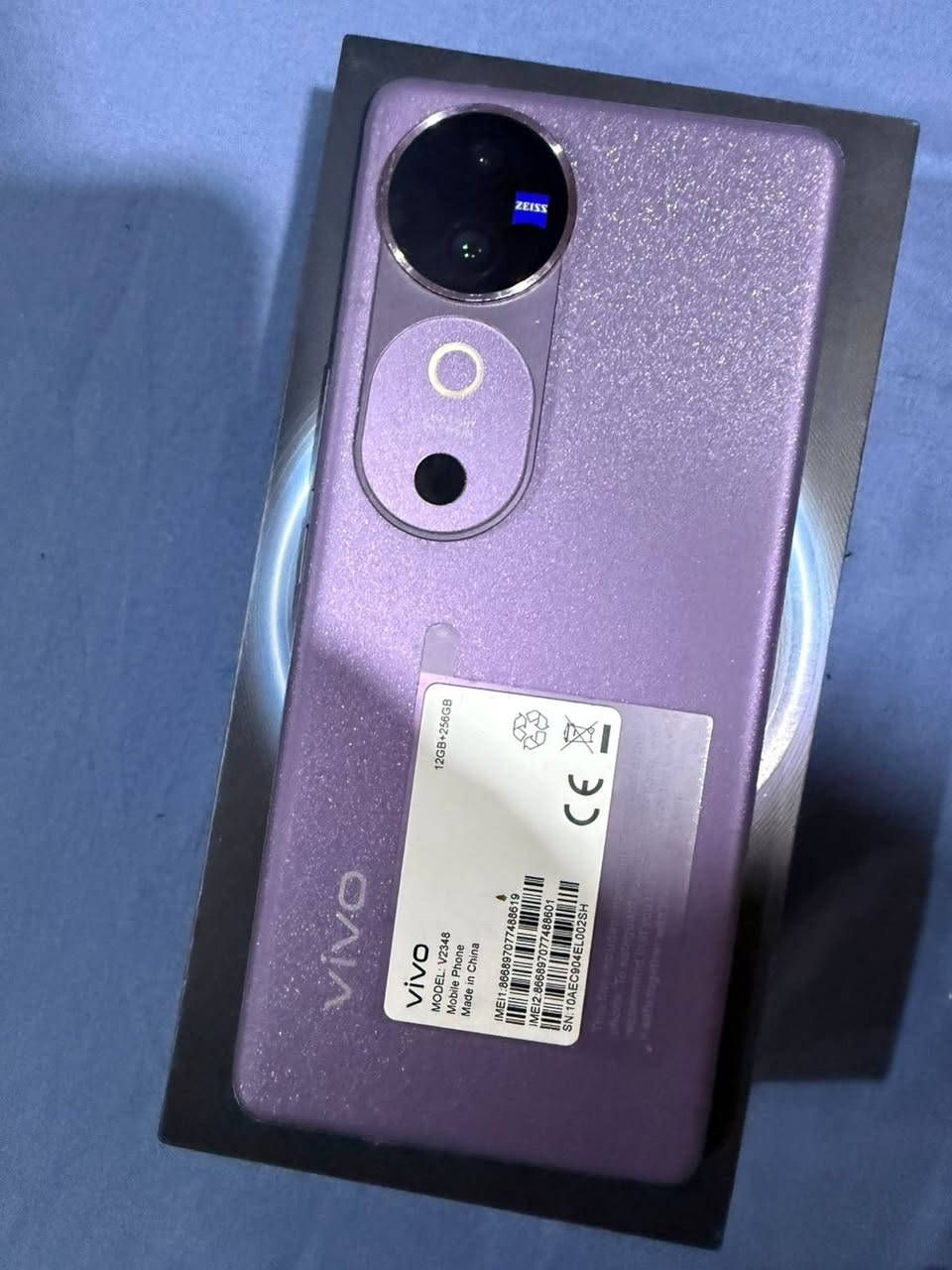 السلام عليكم
فيفو v40  نظافة 100 كامل الملحقات نسخة عالمية ذاكرة 256 بسعر 400 و بي مجال الف بيع فقط العنوآن البصره القبله حي القائم الرقم ***********
