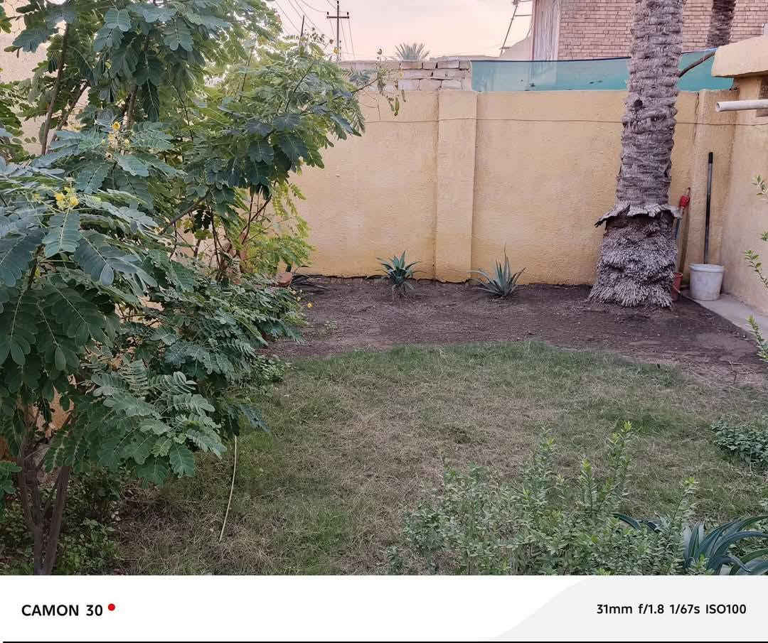 دارللبيع طابو صرف مساحه ٢٥٠ متر طابقين غرفتين فوك وغرفتين جوه حي النصر الاول قرب مولدة حميد السعر١٠٥ وبيها مجال رقم ***********
