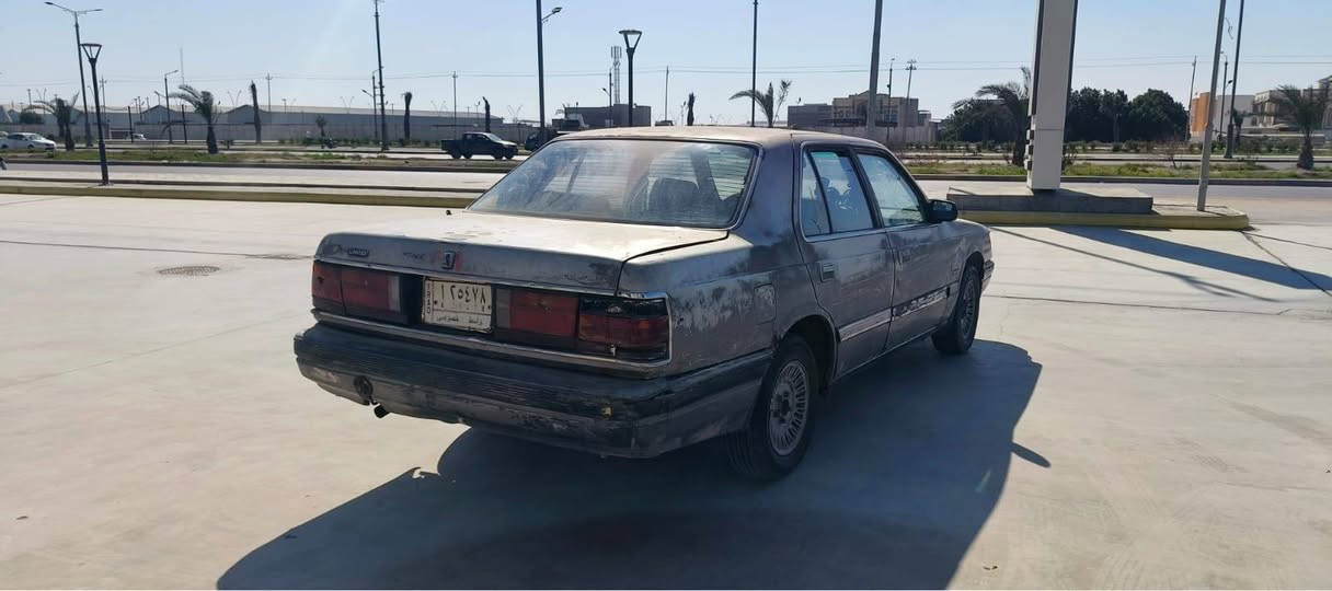 السلام عليكم سياره للبيع مازده موديل ٩٣ شوفت عينك بالصور السعر ١٧ المراجعه على رقم الهاتف ***********
