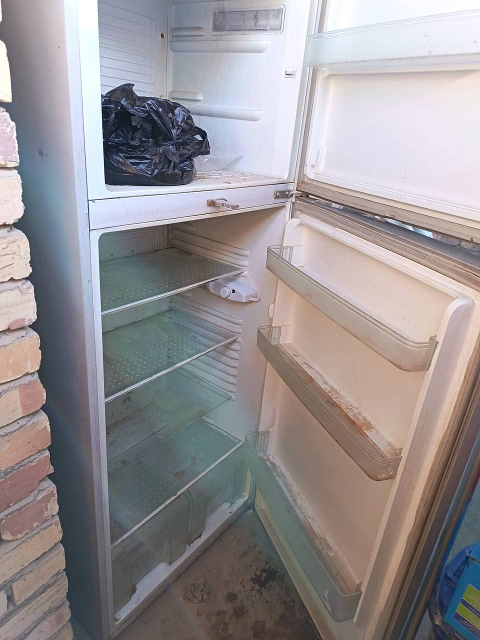 ثلاجه المتين للبيع تعرفوه ***********
