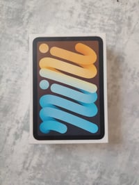 ايباد ميني ٦ • بطاريه ١٠٠ • اغراضه كامله