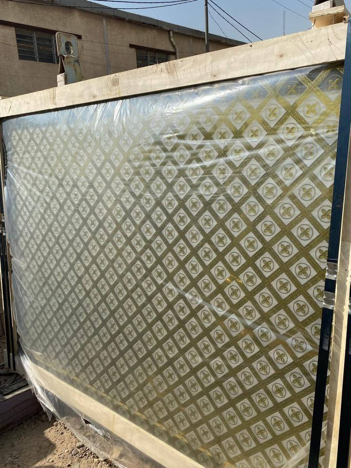 السلام عليكم
شد جام بيوت درجه اولى وصبغ شبابيك 
وايضا شد القواطع والجامخانه 10mm 
وأسعارنه بسعر الجمله 

***********
