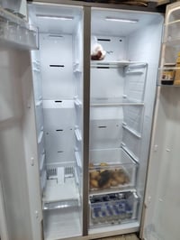 ثلاجه ومجمده • بخاخ