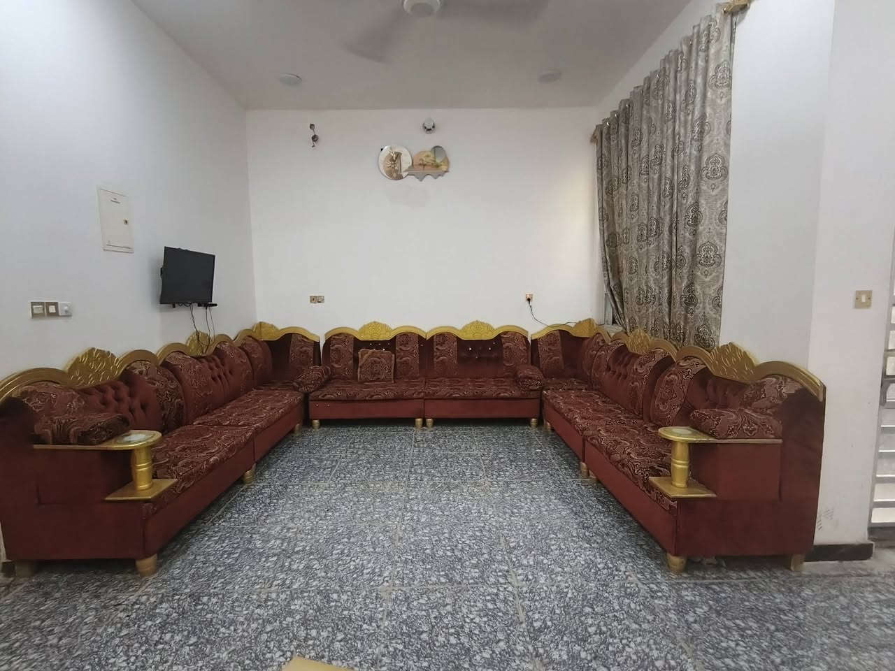 سلام عليكم تخم جدبد ونظيف سعر 300 وبي مجال ***********
