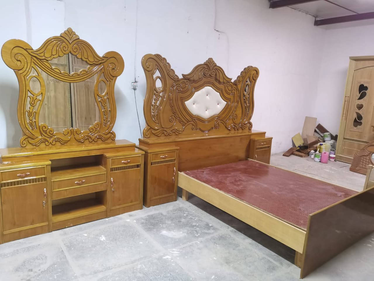 السلام عليكم غرفه نوم مستخدمه للبيع تزكام عراقي درجه اولى نظافه 100 100 بابل القاسم شارع الجديده قرب مدرسة الزهراء ***********
