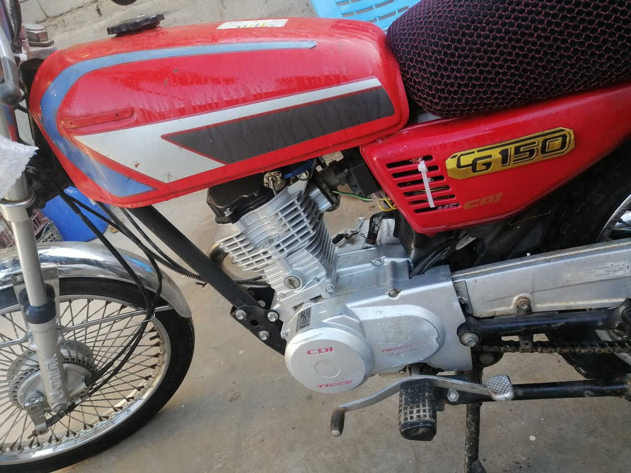 السلام عليكم دراجه ايرانيه للبيع الاسم تايجر اربعه قير انا ما اعرف الدراجات بس الدراجه كل الجديده 2020 اوراقها كامله ولا بخار ولا تنقيص بيها وبكيلتها ما مفتوحه وديتها للفيتر كل شيء ما بيها كهربائياتها كلها جديده كل نقص ما بيها اربعه قير العنوان بغداد سلمان باك محتاج واريد ابيع *********** *********** السعر 400
