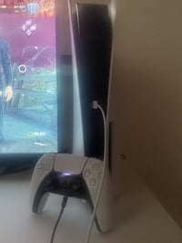 بلاي ستيشن٥ • مستعمل • يدين أصليتين