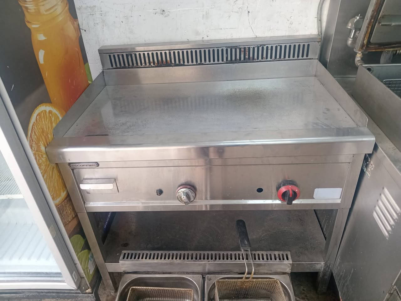 مستعدون لتجهيز المطاعم بكافه المعدات جديد ومستعمل وشراء الغراض المطاعم المستعمله الاستفساراتصال او واتساب ***********
