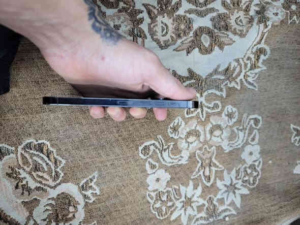 سلام عليكم اعاده النشر بسبب الوعود الكاذبه ١٣برو ماكس ذاكره٢٥٦ نموذج M  مبدل شاشه وبطاريه اصليات علفحص سعره425 عنواني سلمان المحمدي واتساب ***********
