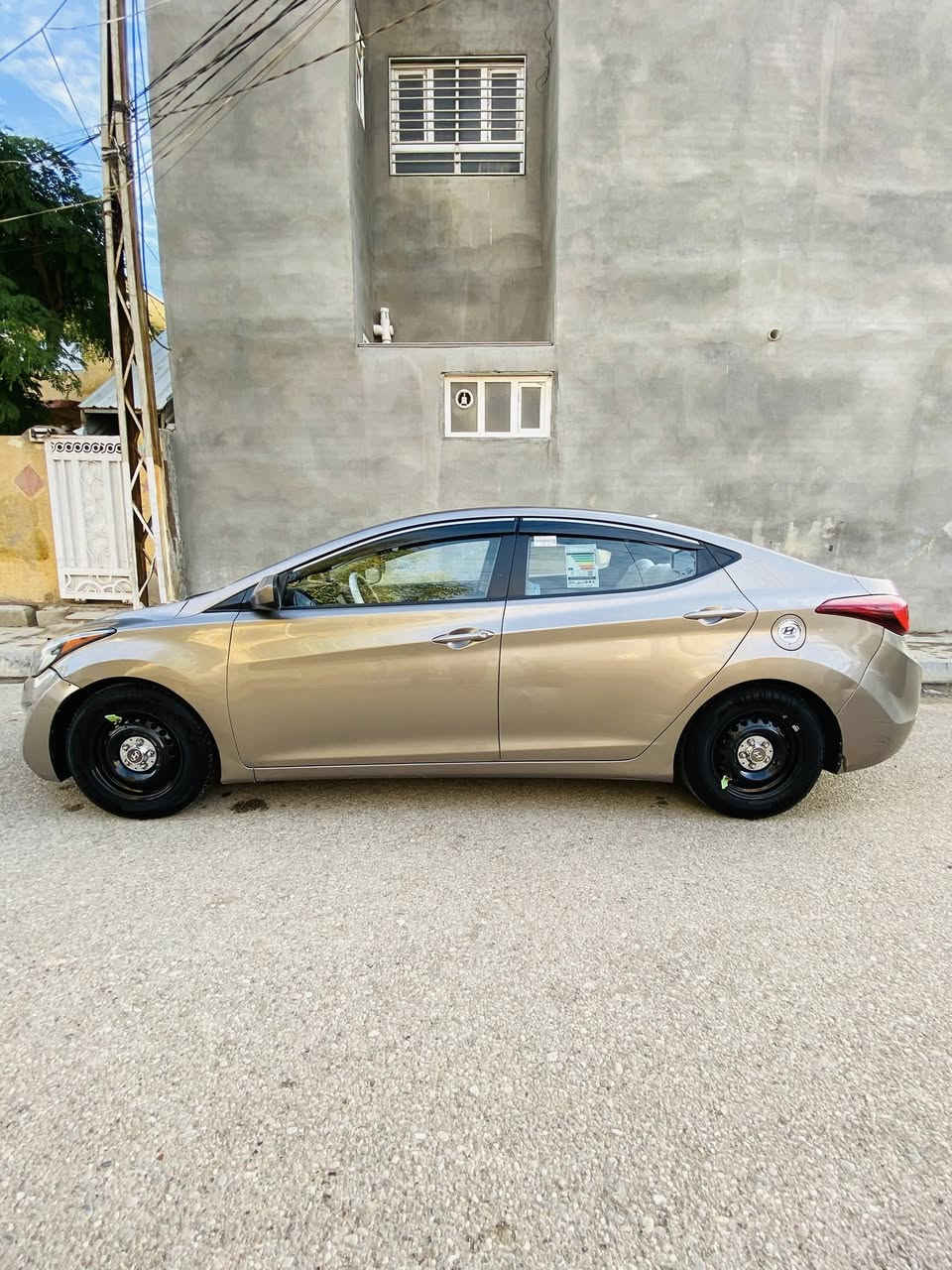 السلام عليكم
النترا 2016 (امريكي ) 

رقم شمالي هزه جديده 

كير مكينه كفاله 

ضرر فقط قطعه بدون ايرباكً

شاشة كامرة 

لايت عدسه زنون عالي ناصي 

تحكم ستيرن جهتين 

السياره جاهزه من كلشي 

سونار مرفق بلمنشور 

مكان سياره ديالى 

السعر 115 وبيا مجال 

***********
