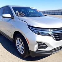 شوفرليت كوينكس 2022   LT  سعر١٥٦$ رقم بغداد بأسمي صور الحادث مرفقة بدو...