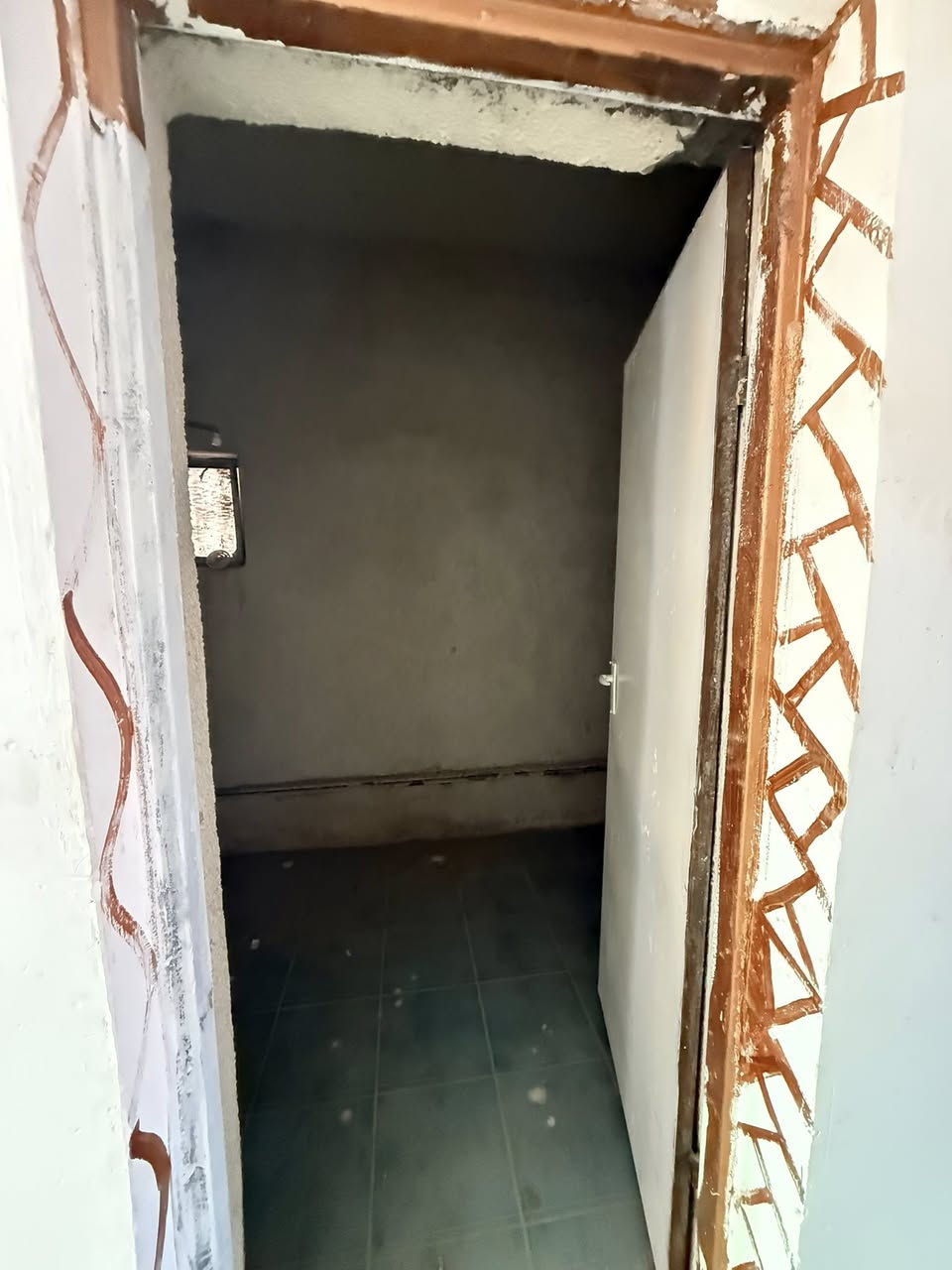 #دار_للايـــجــــار يصلح شركة او روضه او مؤسسه في ام الخيل مقابيل دائرة النزاهة مساحة 350 متر
يحتوي ع 7 غرف نوم وصالات عدد 2 وبراني ومطبخ حار وبارد وطارمة وسطح وصحيات عدد 4 …
—————————
#نستقبل_جميع_عروضكم
———————————————————
🔺#للاستفسار الاتصال ع الرقم التالي 
*********** 📲  
—————————————————————
او زيارة مكتبنا متواجدين 11 صباحاً إلى 8 مساء 
🔺مكتب دره المشرق للاستثمار والتطوير العقاري 
🔺العنوان:-حي الجزائر الشارع العام قرب مأكولات تشرين
