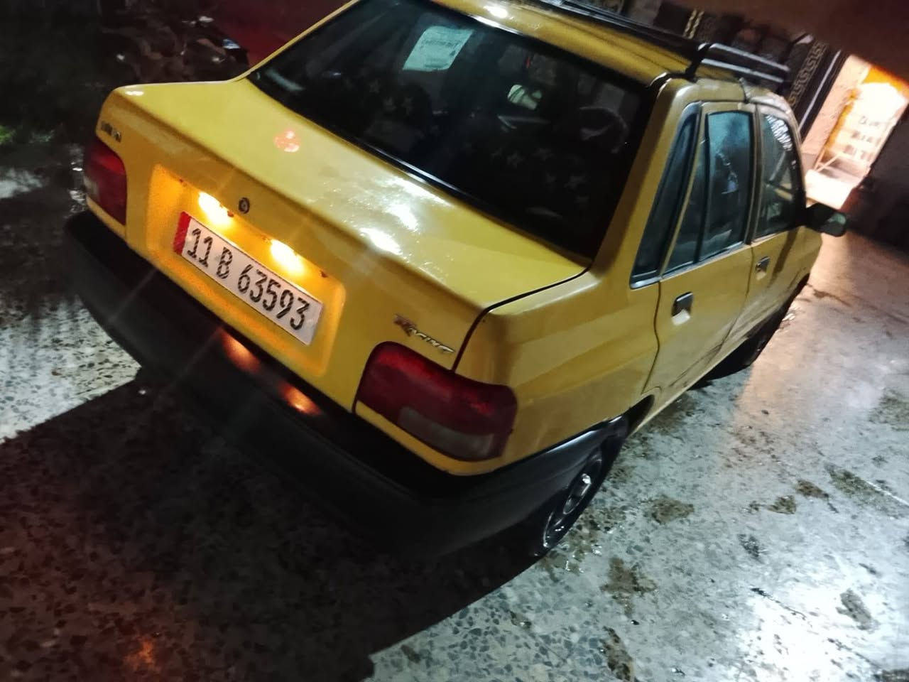 سلام عليكم سايبة ١٢ سيرة حلوة مكينة زينة كير حلو ونمرة كلهن حلوت بس الواحد ما يجي كهربايت كلهة شغالة غرفة نضيفة بهة تصليح هلالات ما بهة اي ضربة قوية  بهة خياست بصيطة سيرة رقم بغداد بسمنة  مصفر هية وغرمت  هزة جديدة يعني مدور ما يكلفك بس استمارة عنون بغداد المحمودية سعر ٢٨ وبهة مجل حك الجية ***********
