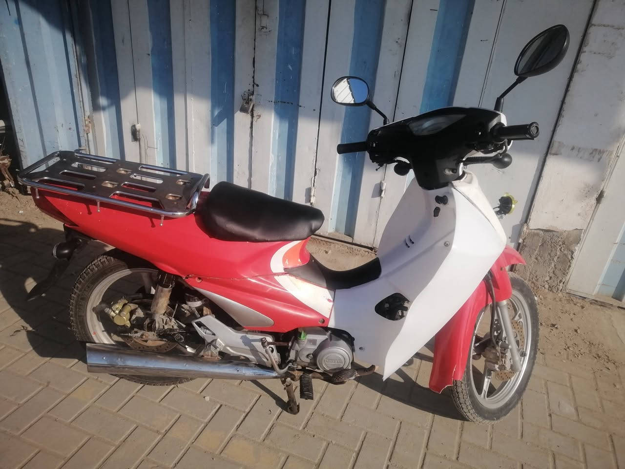 السلام عليكم ماطور سرفيز ٢٠١٥ نضافه فول
لايت زنون ثلجي مع اضافت لايت اخر

الكشر ابلادي بس الامامي امبدل والقديم موجود االكصيف

تخدم تاير اصلي بعده جديد

الكهربائيات من العداد للاشاير للايت كلها شغاله

المحرك كلش ناعم وماتسمعله صوت كلش ناعم

ماعايزه اي شي بس تركب وتمشي

السعر ٧٥٠ وبيه مجال للشراي

المكان الاسحاقي ***********
