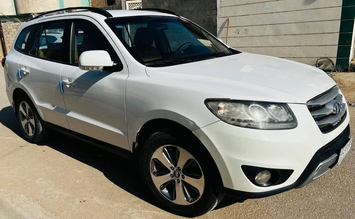 بيع او مراوس
سنتافي 2012 خليجي كفاله عامه
جديدة جداً كامرة خلفية كشنات كهرباء ٦ سلندر ٧ راكب ٣ قطع تبريد فور ويل تبريد بيانو وباقي الموصفات المعروفة السيارة جاهزة وخير من الله تخم تاير صدر  السعر 167 وبيها مجال بسيط
***********
