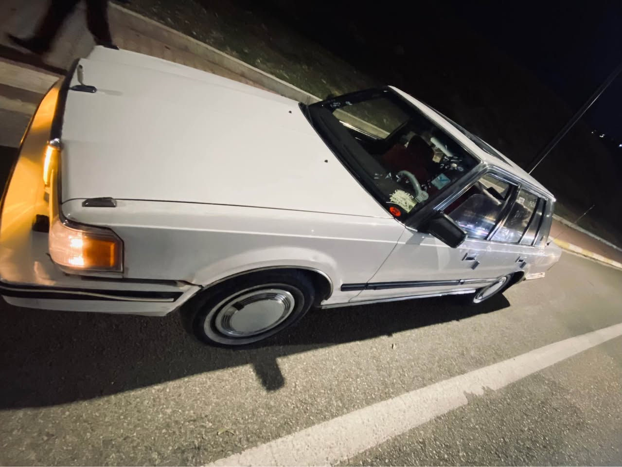 تۆیۆتا کراون ١٩٨٥ ئیسرات خاس 
سۆپەر  مۆدێل ١٩٨٥ اسرات خاس 
ئارمی پلاستیکی سلێمانی بەشەرتی ئەوەلیات
سلایت
تۆماتیک
4جام کارەبا 
تەبرید مەرکەزی
سەلاجە 
داعموو لێدراوی نیە پێشوو پشتی کەپسە تەنها چامەلەغی لای سەکن ی بۆیاخە
سەیارەیەکی تابڵێی پاک ماوەتەوە 
نزیکەی ١ساڵو ٦مانگە هەڵگیراوە
سەیارەکە تازە دەرکراوە 
هەموو گیانی بەشەرت 
ژم:***********فایبەر+واتسئەپ
***********
سعری33$ کەمێک معامەلە 
سلێمانی  جوابی کۆمێنت نایەمەوە لەگەڵ ڕێزم دا السليمانية, العراق
