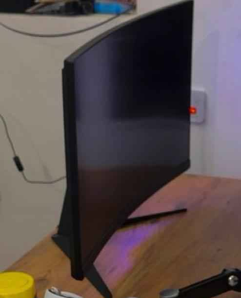 شاشة كيمنك MSI Optix G27C7
​الحجم: 27 بوصة.
​التردد: 165 هرتز (165Hz).
​زمن الاستجابة: 1 ملي ثانية (1ms).
​الدقة: Full HD (1080p).
​المنافذ: HDMI / DisplayPort.
الشاشة غنية عن التعريف وممتازة جداً لألعاب الـ PC والـ Consoles (مثل الـ PS5 والـ Xbox). بغداد, العراق


**إذا كنت صاحب هذا الإعلان وتريد حذفه لأي سبب، رجاءا أرسل رسالة إلى الدعم الفني**