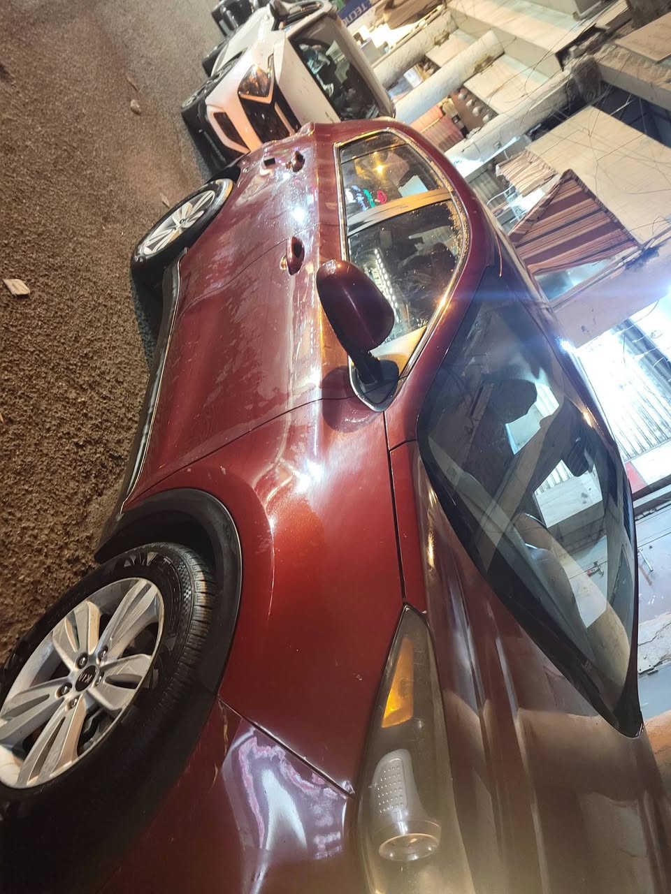 كيا سبورتج 2017 gdi وارد امريكي
بيها ٣ قطع عكس السايق  بدون دواخل رقم بغداد سعر ١٥٢ و بيها مجال ***********
