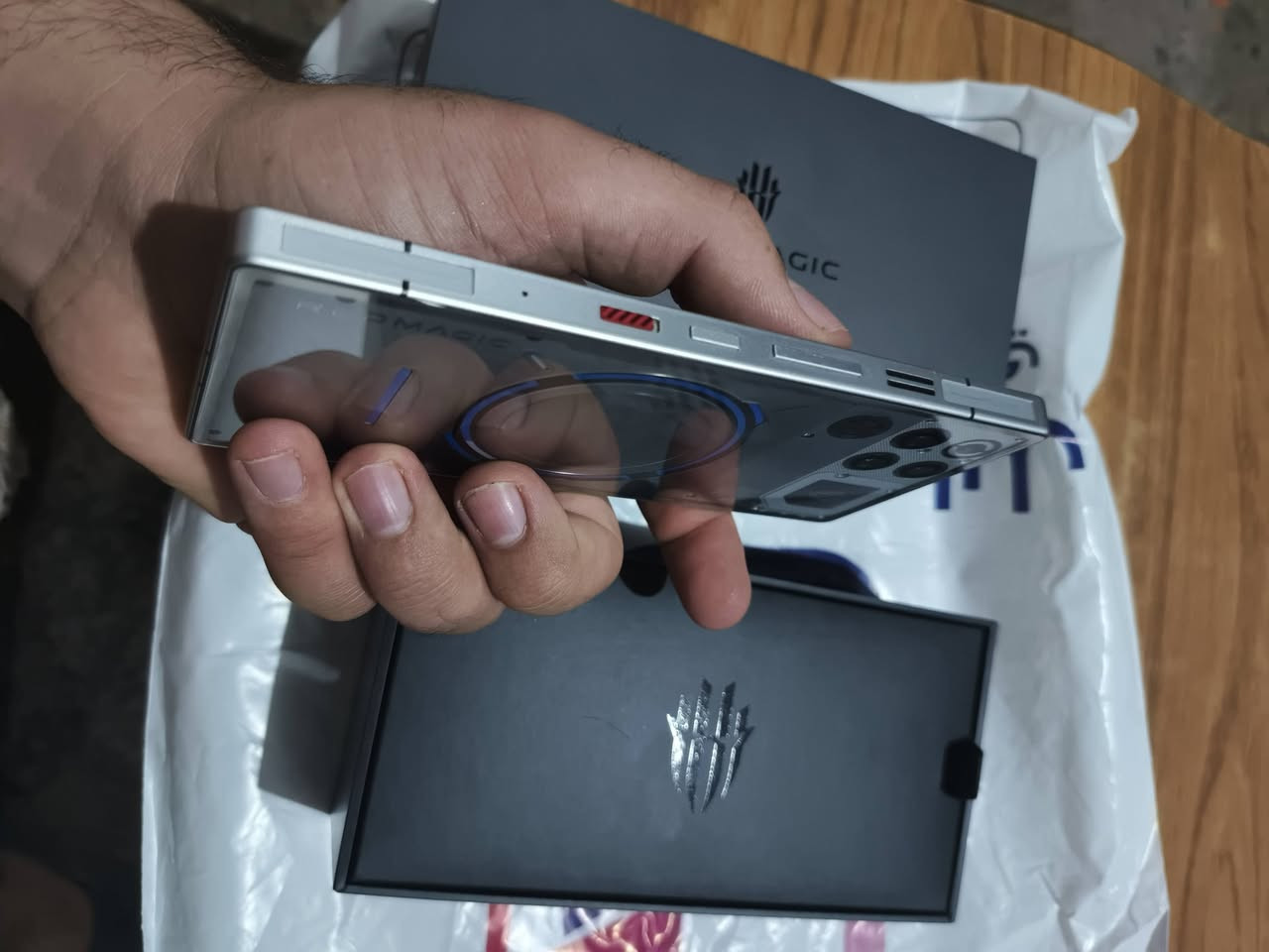 متوفر 512+16 بطاريه 97 مشحون 150 فول نظافه غراض كامله
***********
