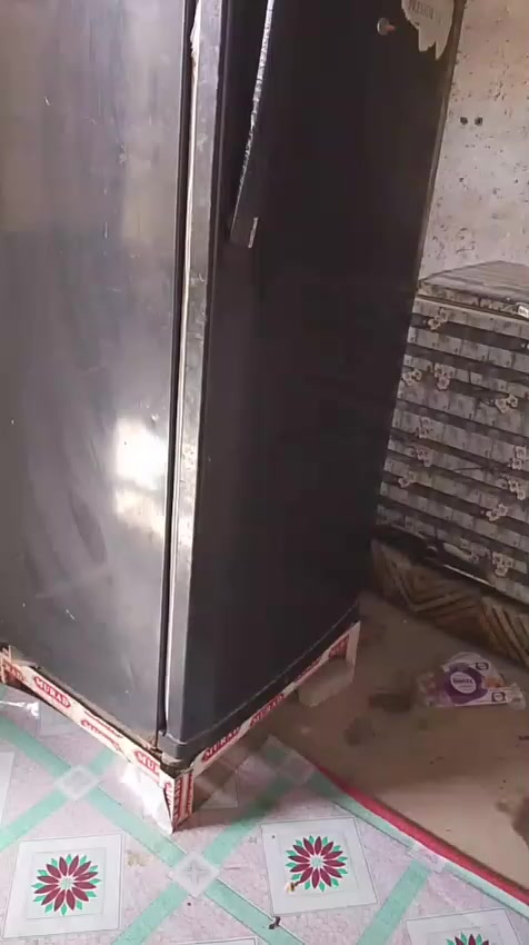 ثلاجه للبيع اي اضرار مابيهه سعرهه 250 وبيهه مجال مكاني محموديه


**إذا كنت صاحب هذا الإعلان وتريد حذفه لأي سبب، رجاءا أرسل رسالة إلى الدعم الفني**