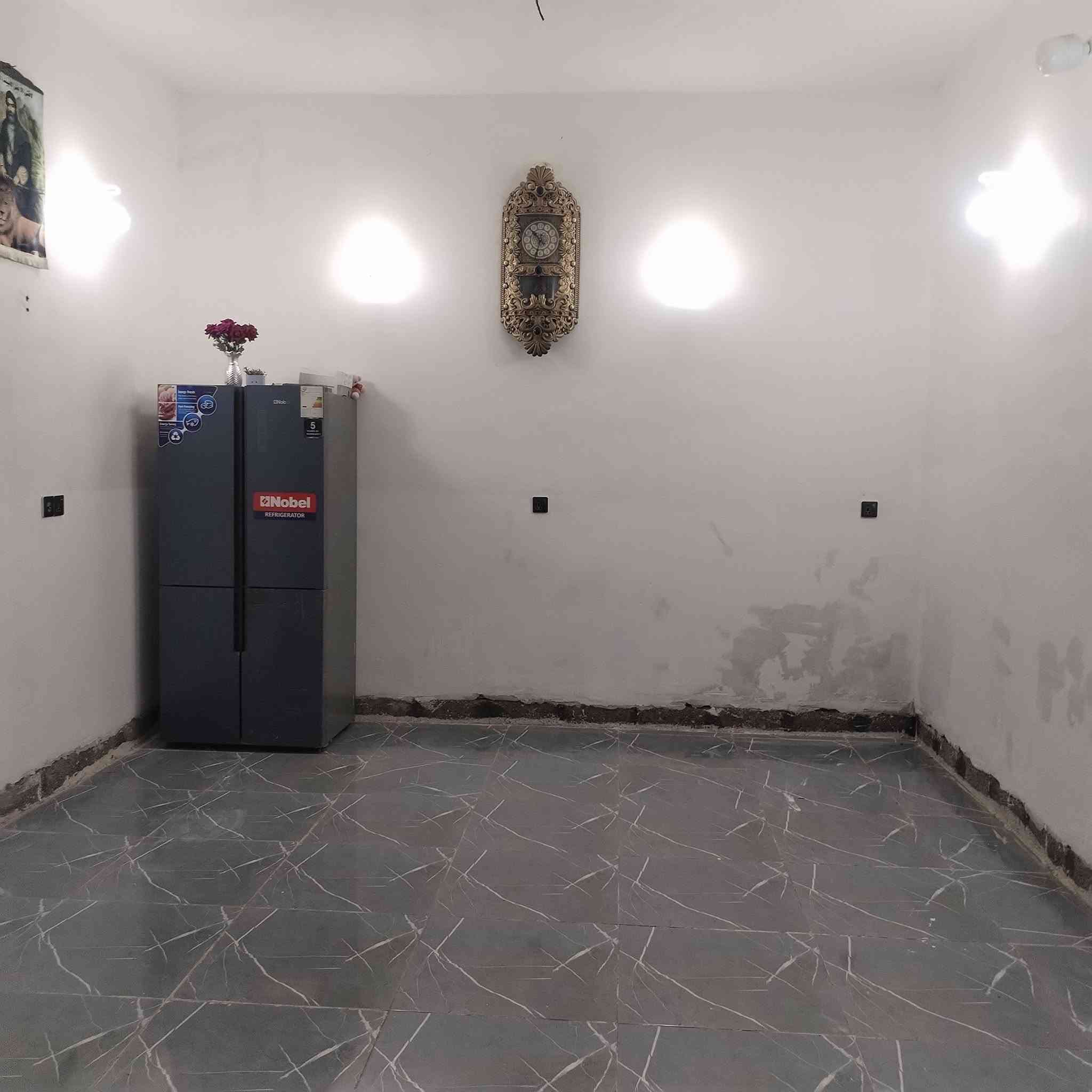 بيت للبيع مساحه 200 متر كاع جواهر سند 25 خدمات كامل غرفتين نوم 5 +4 صاله 8+4 مطبخ 5+ 4استقبال 4+7  + صحيات السعر 68 وبي مجال رقمي ***********
