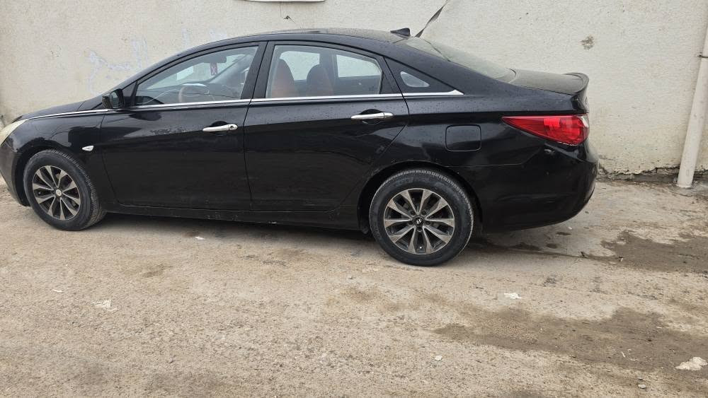 البيع هونداي سوناتا موديل  2011 وارد كوري محرك 200دوش رقم نكليزي سنويه بأسمي الكل يعرف الكوري ماينكفل من الصبغ بيها بارد قليل بجاملغ الخافي جاهزه السياره محرك كير حداده تبريد تدفأه طخم تاير جديده لايت زنون تبريد خلفي شاشه تاب كامره ويل كب السعر 93 بدون مراوس ابيع فقط العنوان البصره حمدان *********** البصرة, العراق
