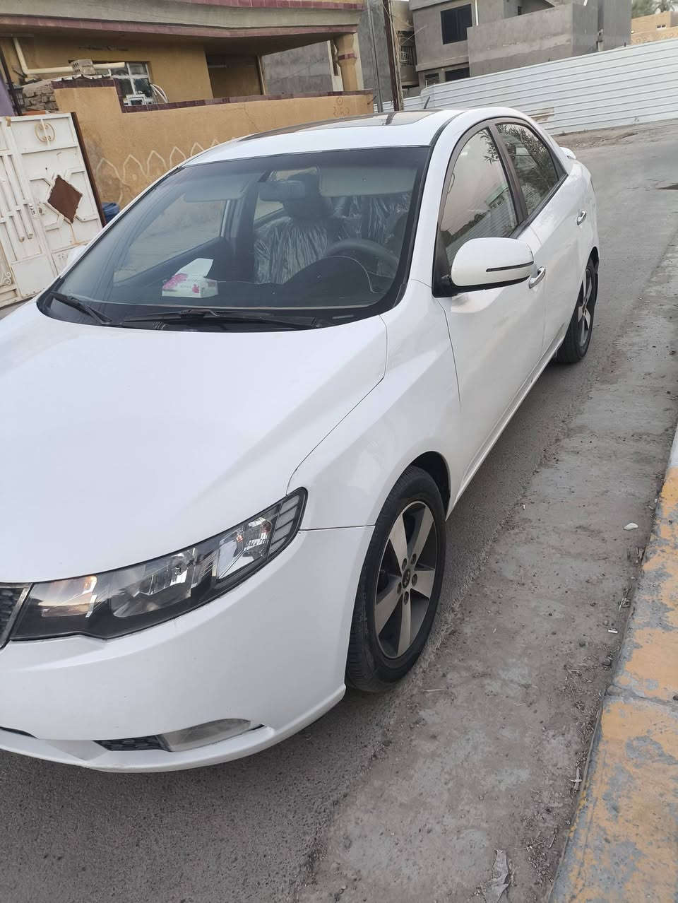 سيراتو 12 خليجي فول 
مواصفات SIL
كير محرك 16خير من الله 
تخم تاير جديد 
صدر امامي خلفي جديد 
بصمة 🫆 تشغل 
بصمة 🫆 ابواب 
تحكم ستيرن 
شفتات ستيرن 
تبريد بيانو فول
سلايت روف 
اشاير بالمري 
مرايه شفط
ارضيه جلد 
سياره خير من الله 
بيها قطعتين رش قبق الصندوك 
وباب السايق شرط السونار 
السعر 105 وبيها مجال للطيبين 
مكاني بغداد التاجي 
‏‪***********‬‏
