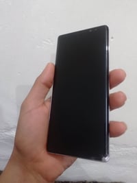 كلكسي نوت 8 ذاكرة 64 كسر بل زاويه مال شاشه من جوه ممئثر على الشاشة وشا...