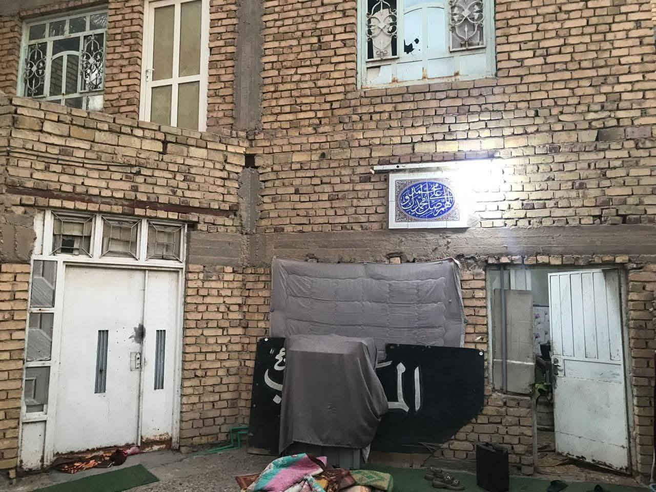 السلام عليكم بيت طابو طابقين للبيع
العنوان المهابشه بصف المشروع مقابيل المنتزه الجديد موقع حلو 
المساحه 470
البيت يحتوي على 
غرف عدد 3 
+ ستقابل جبيره 
+ صاله 
+مطبخ 
+صحيات خارجيه 
البيت معزول عن الحديقه الخلفيه مساحه الحديقه الوره 250 والها باب من الخارج وباب خلفي وشارع من الخلف تصير بيتين
للستفسار التصال على الرقم التالي 

‏‪0775 408 0240‬‏

موجود قطع زراعي وطابو 
وبيوت زراعي وطابو 
+ كرستا وعمل اسلمك مفتاح
+ ترميم
