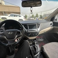 اكسنت مديل 2022 محرك 1600دوش بيه ضربه 3قطع بس خفيفه موحوده بصور ومرجعه...