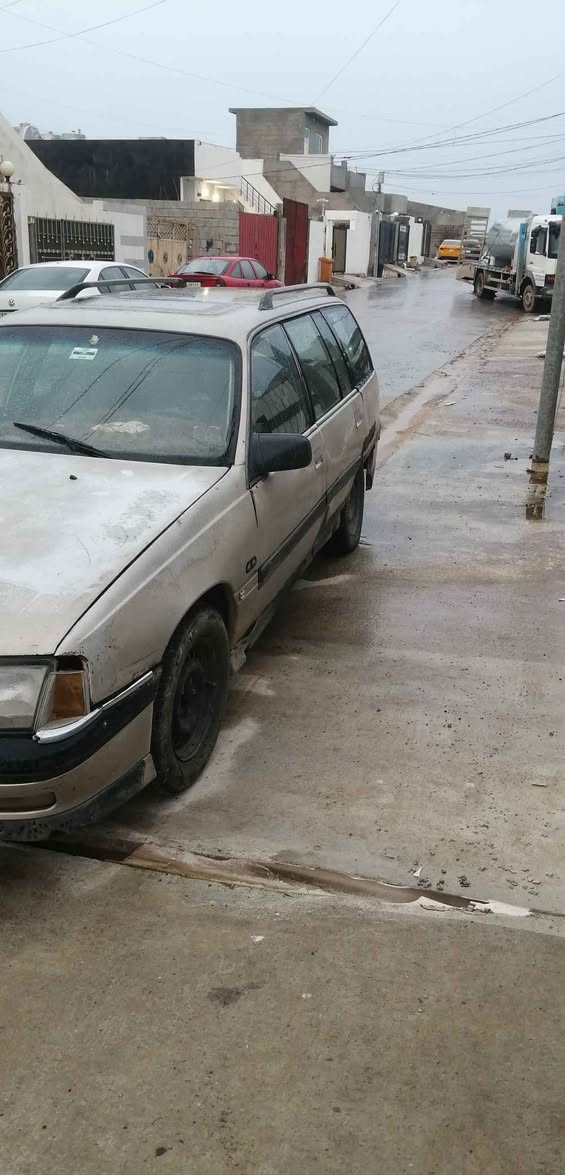 سلام عليكم عندي هاي اوبل اوميكه شغاله كله شرط  لاعنده صرف ولاعنده بخار من طايرات للمكينه بس عنده باب سكن مكسوره نرماده شرط تحويل صاحب سنويه ضمان عنده كوبون بانزين اي ستفسار اتصل على هذا رقم *********** Singapore
